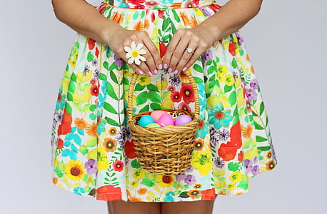 person holding brown wicker basket thumbnail