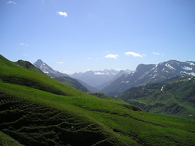 landscape photography of mountains thumbnail