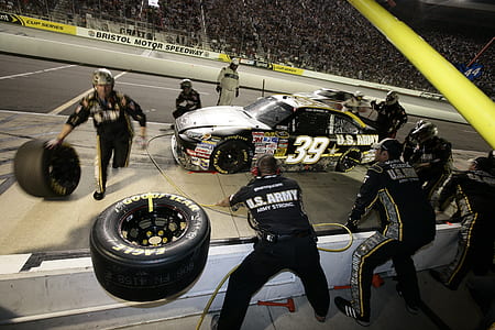 people changing tires thumbnail