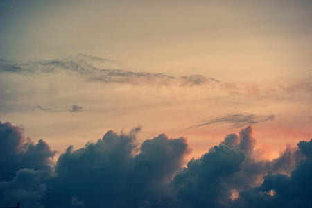 sea of clouds during twilight thumbnail