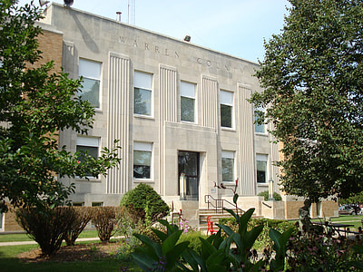 Warren County Courthouse in Indianola, Iowa thumbnail