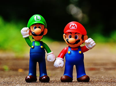 Luigi and Mario mini figures thumbnail