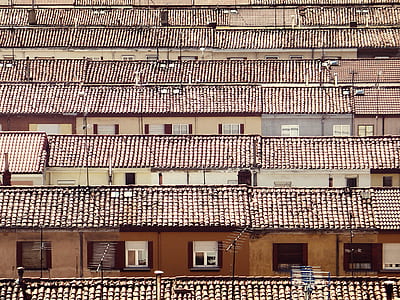 brown house thumbnail