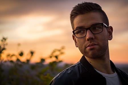 Man In Glasses thumbnail