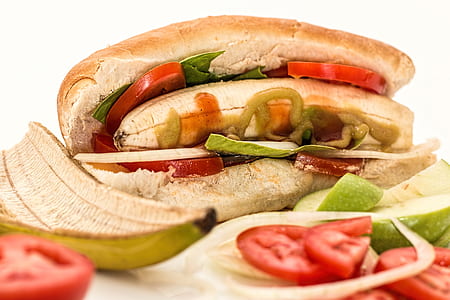 banana sandwich with sliced tomatoes thumbnail