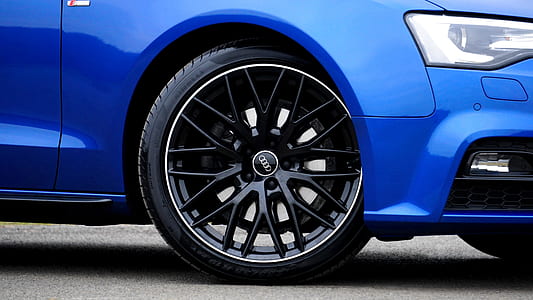 black multi-spokes Audi vehicle wheel thumbnail