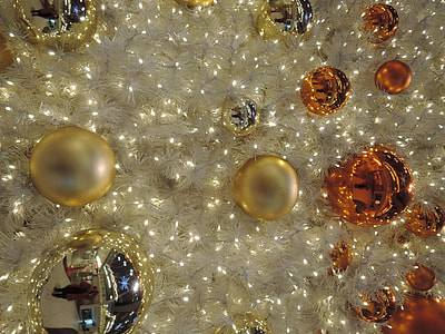 gold and orange baubles thumbnail