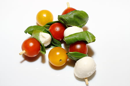 red and yellow tomatoes thumbnail