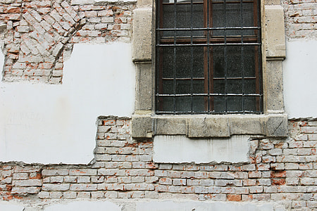 Bricks, Budapest. thumbnail