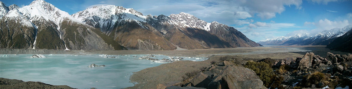 mountain covered with snow thumbnail