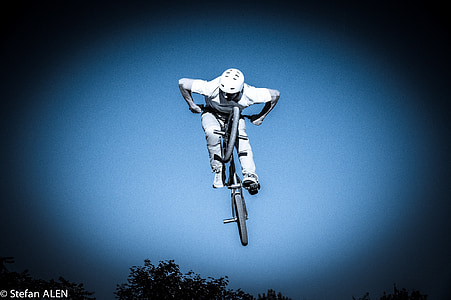 bike exhibition on air photography thumbnail