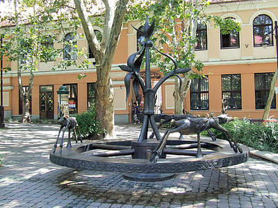 A statue in the city centre in Kaposvar, Hungary thumbnail