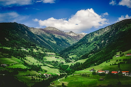 landscape photography of mountains thumbnail