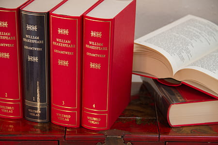 William Shakespeare books thumbnail
