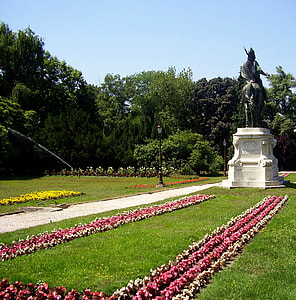 Garden of the university with Statue of Prince Kálmán thumbnail