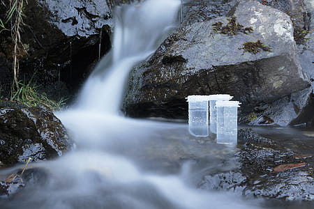 Sampling containers for collecting coliforms and chemicals in water with long exposure. thumbnail