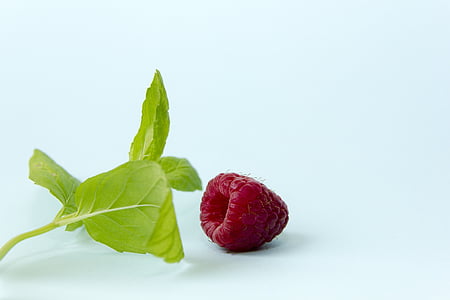 red fruit thumbnail