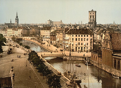 Looking at Downtown Copenhagen 1900 thumbnail