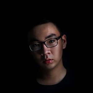 Man Wearing Black Eyeglasses thumbnail