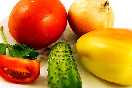 five pieces of vegetables thumbnail