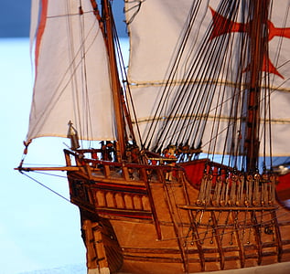 brown wooden ship miniature close-up photo thumbnail
