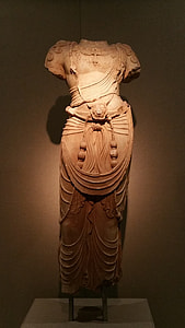 Chinese Buddha, Close-Up thumbnail