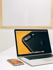 computer turned on thumbnail