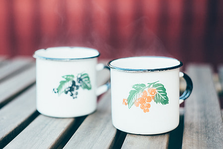 Hot punch in vintage mugs thumbnail