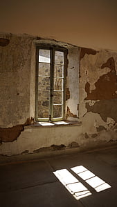 closed white metal-framed windowpane thumbnail