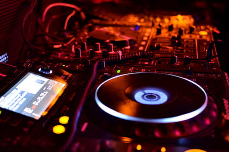 closeup photo of turntable thumbnail