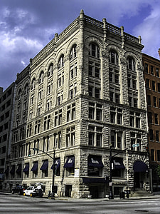 Income life insurance building in Louisville, Kentucky thumbnail