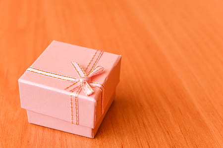 Pink Gift Box thumbnail