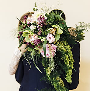 bouquet of pink flowers thumbnail