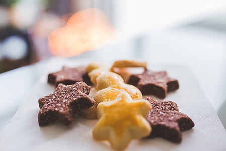 bokeh photography of star-shaped cookies thumbnail