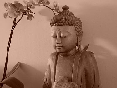 Gautama Buddha figurine thumbnail