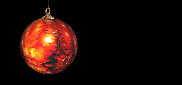 red hanging bauble thumbnail