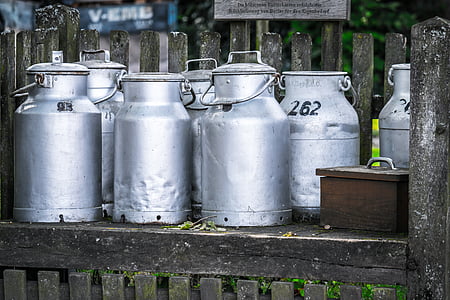 close-up photography of several assorted gray stainless steel containers thumbnail