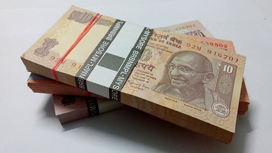 10 Indian rupee banknote bundle thumbnail