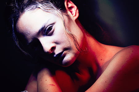 closeup photo of woman's face thumbnail