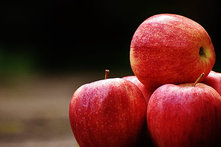 selective focus photography of red apples thumbnail