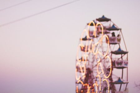 Ferris wheel during daytime thumbnail