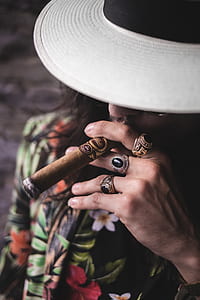 man with three rings using tobacco thumbnail