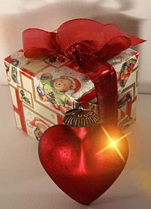 heart-shape red fragrance bottle thumbnail