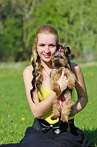 Yorkshire Terrier, Blonde Woman thumbnail