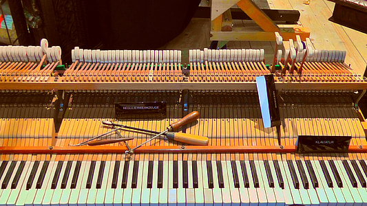 brown piano thumbnail