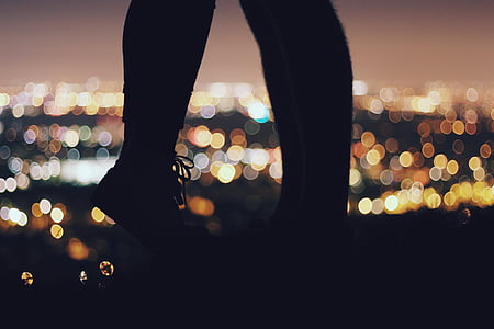 silhouette, photo, couple, feets, lights, blurry thumbnail