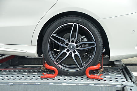 silver Mercedes-Benz OEM wheel thumbnail