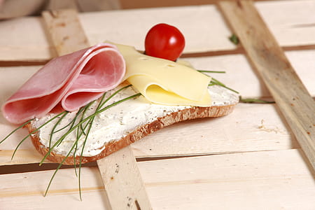 Ham and Cheese Sandwich thumbnail