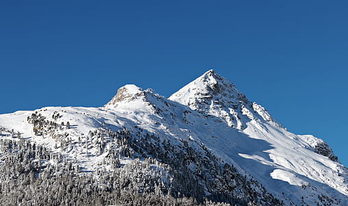 mountain cover by snow thumbnail
