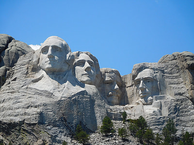 Mount Rushmore at daytime thumbnail